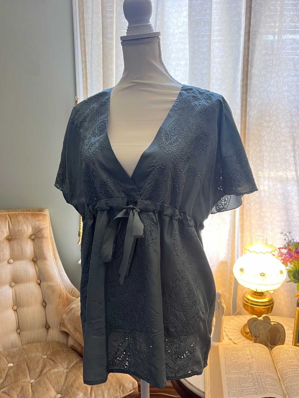 Banana Republic 100% Silk Dusty Blue Eyelet Tie-Waist Babydoll/Boho Blouse NWOT